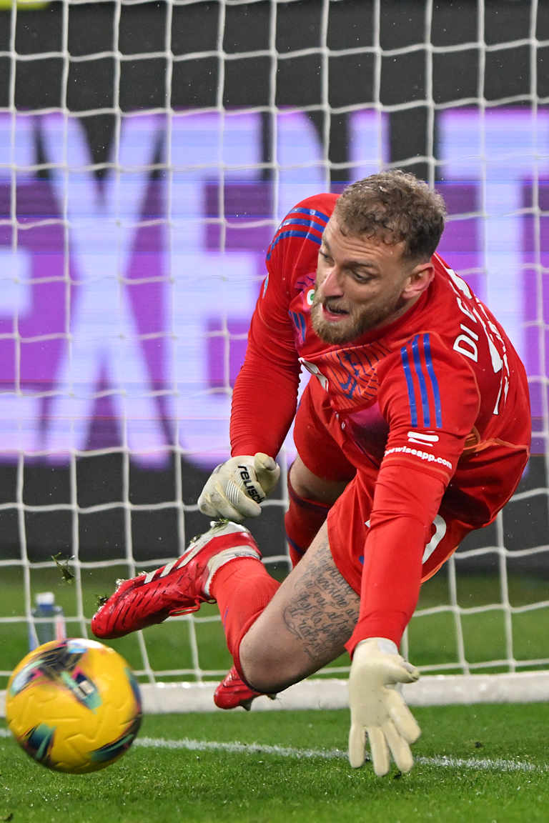 Di Gregorio & Perin's top 10 saves - Season 2024/25