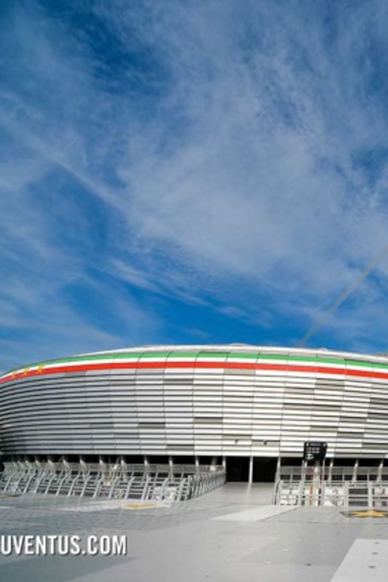 JuventusStadium.com, memberikan panduan berguna untuk Italia v Inggris
