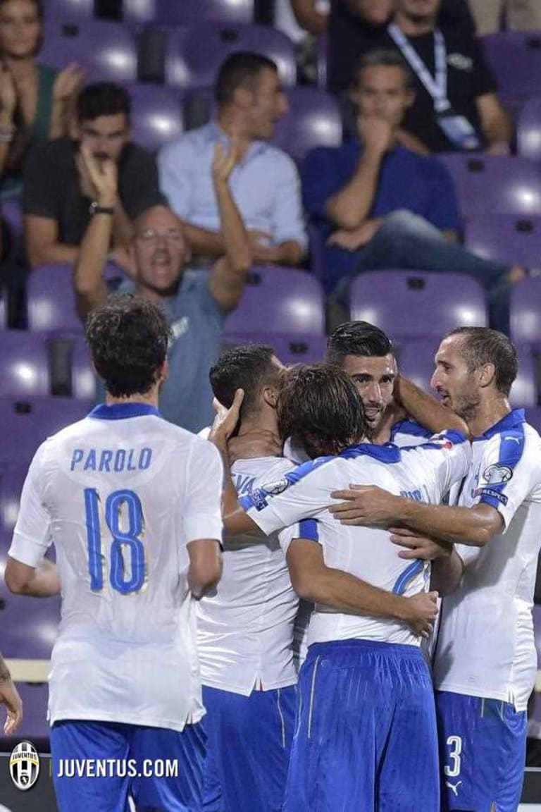Azurri pimpin grup H setelah kalahkan Malta
