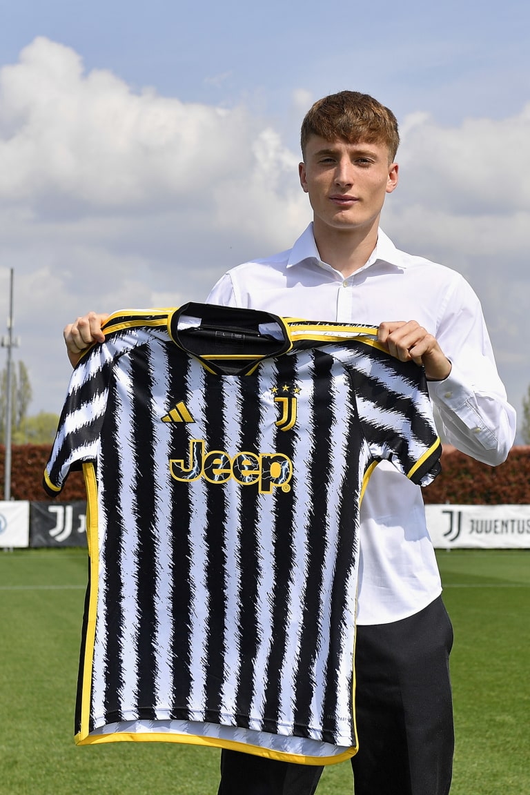 Ufficiale | Primo contratto da Professionista per Turco