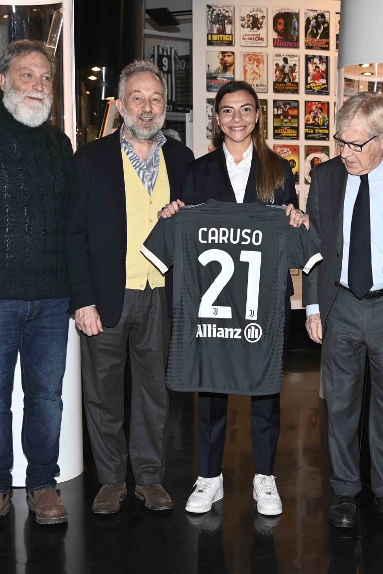 Arianna Caruso delivers her shirt to the Juventus Museum