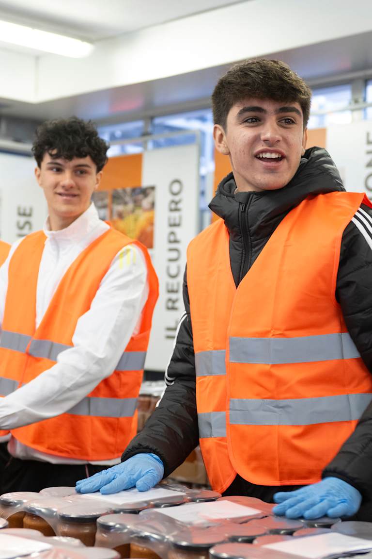 Juventus U20 al fianco del Banco Alimentare del Piemonte: solidarietà e impegno sociale