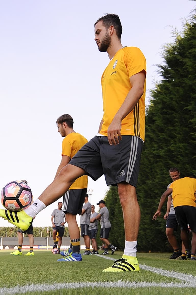 Bianconeri mengasah keterampilan dengan bola