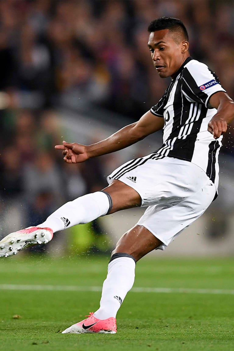 Alex Sandro: «Concentrati per vincere tutto»