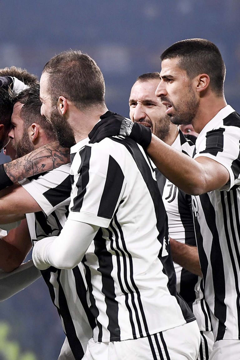 Gol Benatia amankan kemenangan Juve atas Roma