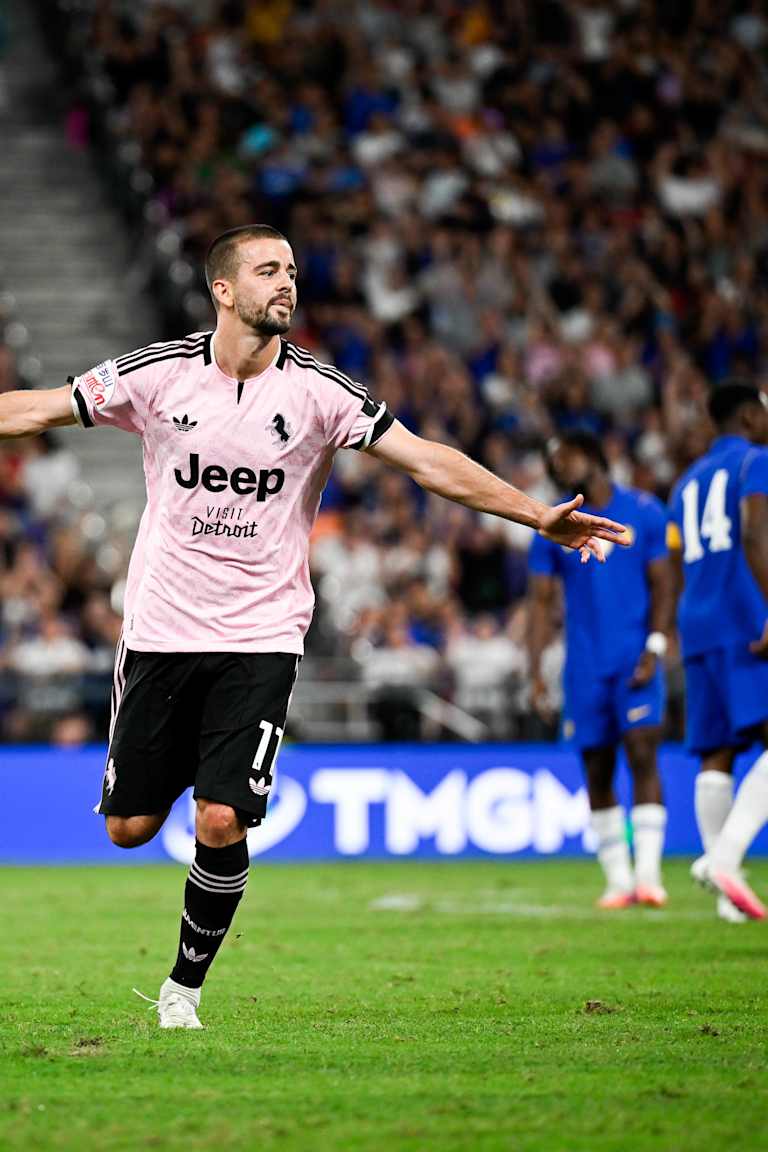 Bianconeri beat Chelsea with Zhegrova strike