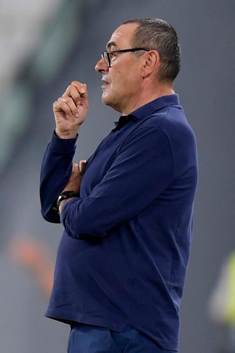 Maurizio Sarri sollevato dall’incarico