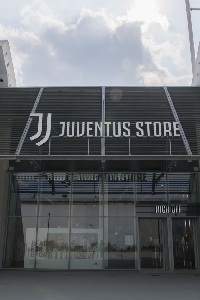 Riaprono gli Juventus Store di Torino e Milano!