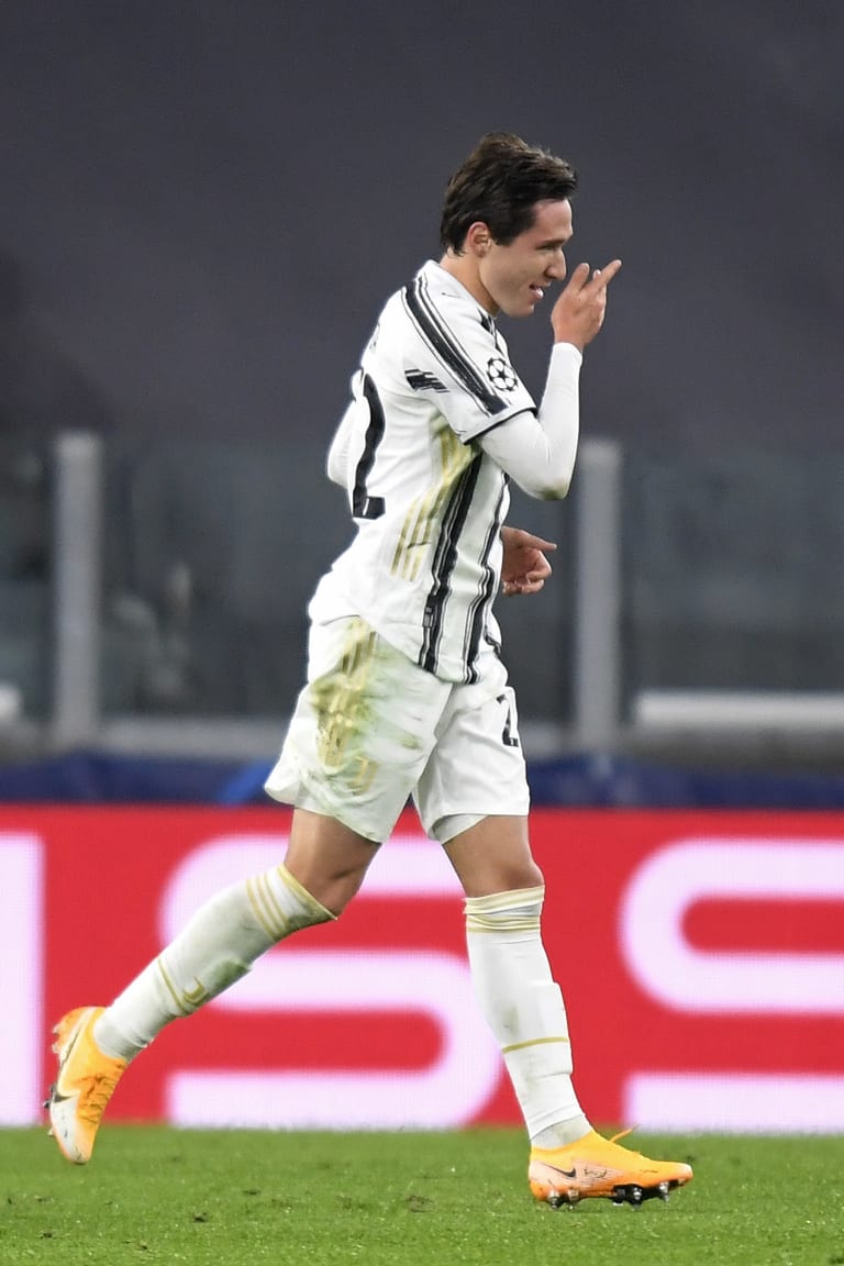 Review, Juventus - Dinamo Kiev il gol di Chiesa 