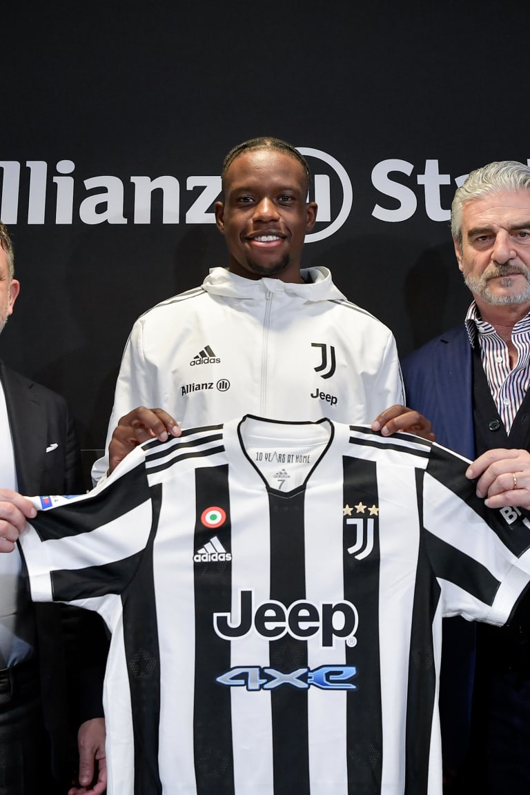 La presentazione di Denis Zakaria