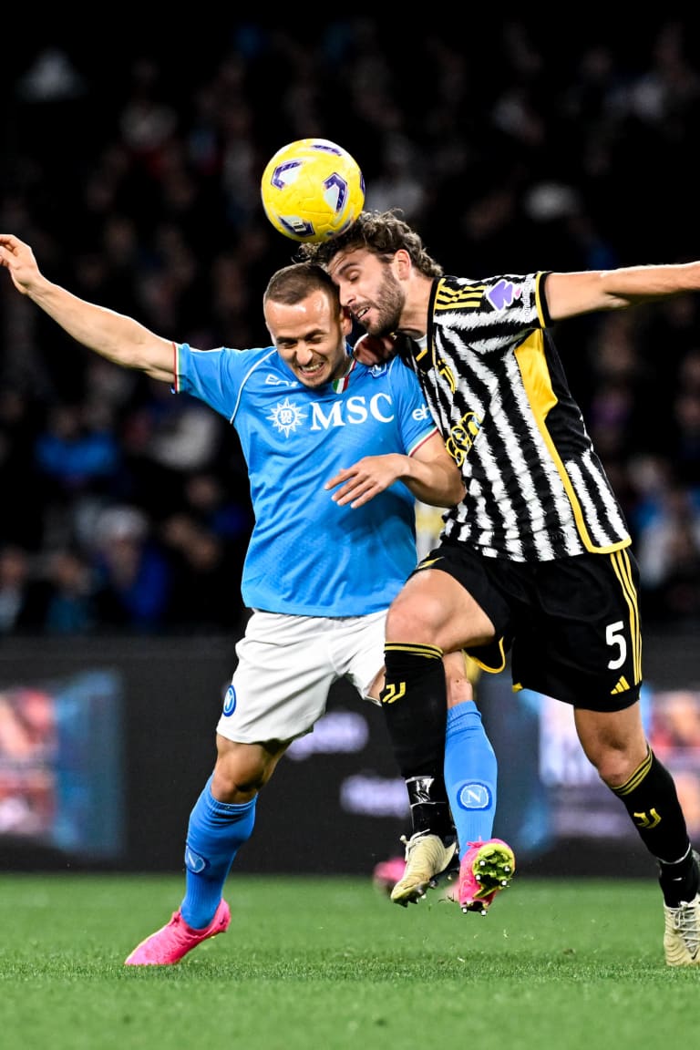 Wasteful Juventus edged out by Napoli