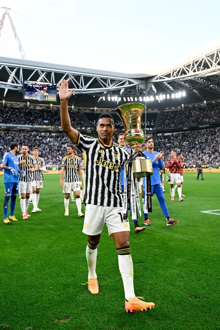 Perpisahan Alex Sandro