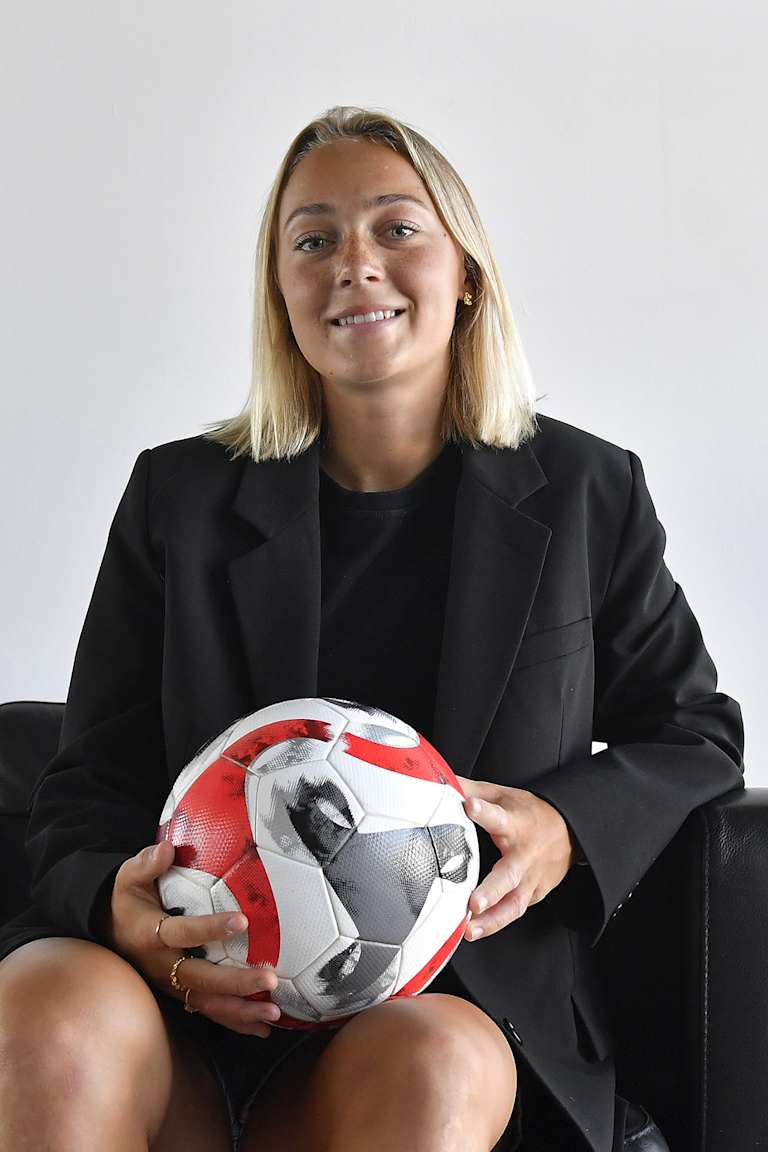 Hanna Bennison's first interview