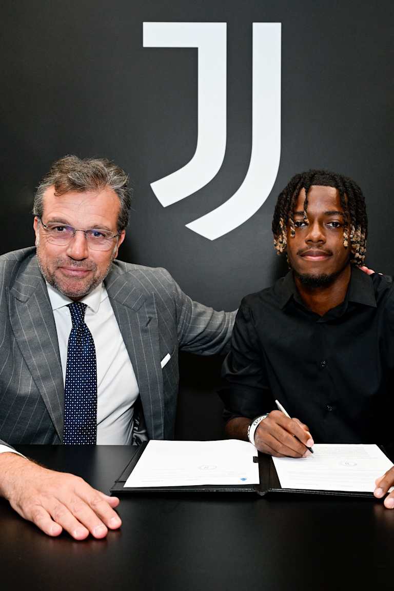 Samuel Mbangula renews with Juventus!
