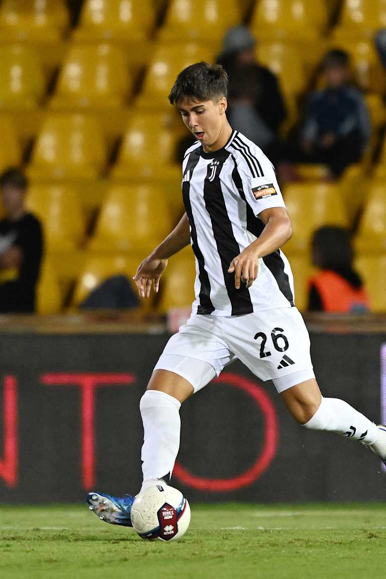 Maiden call-up for Javier Gil Puche