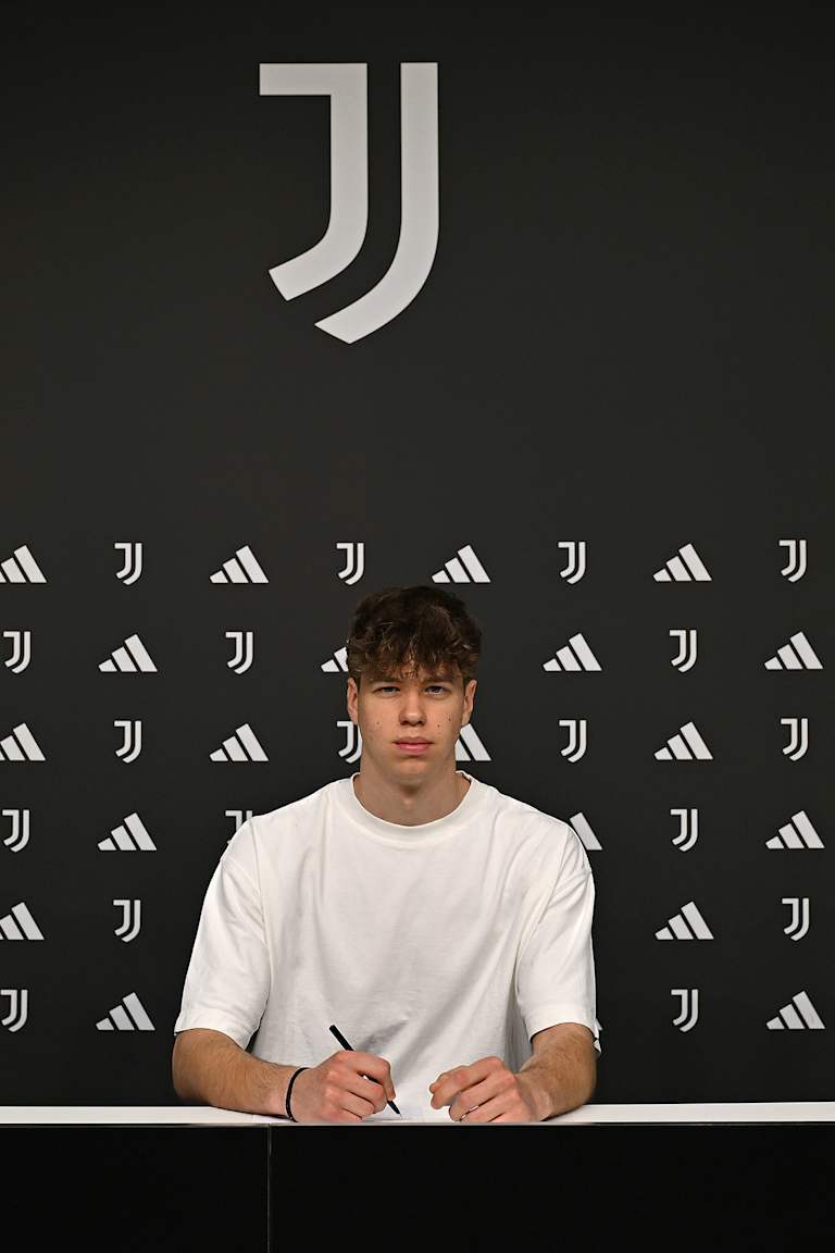 Matyas Jakab firma fino al 2027 con la Juventus