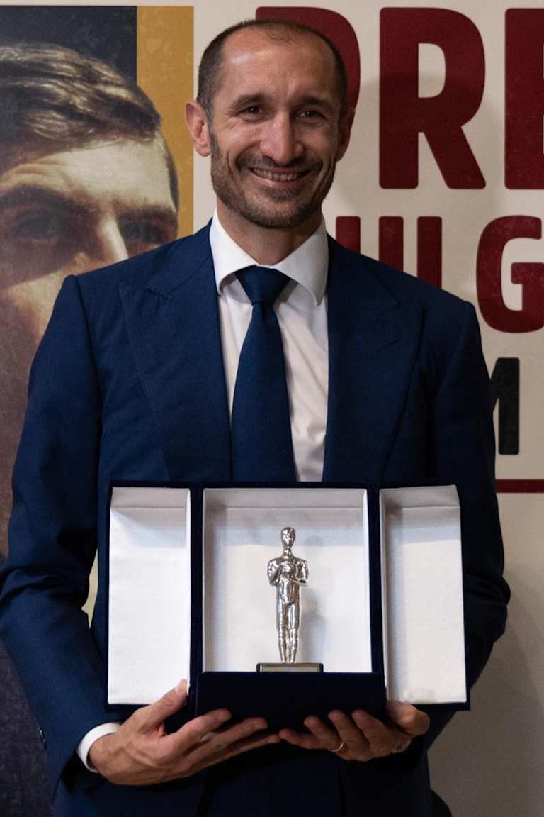 Bulgarelli Number 8: Giorgio Chiellini and Massimilano Canzi honored