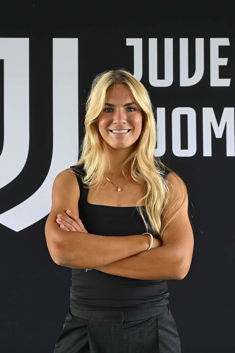 Abi Brighton renews her Juventus Women contract!