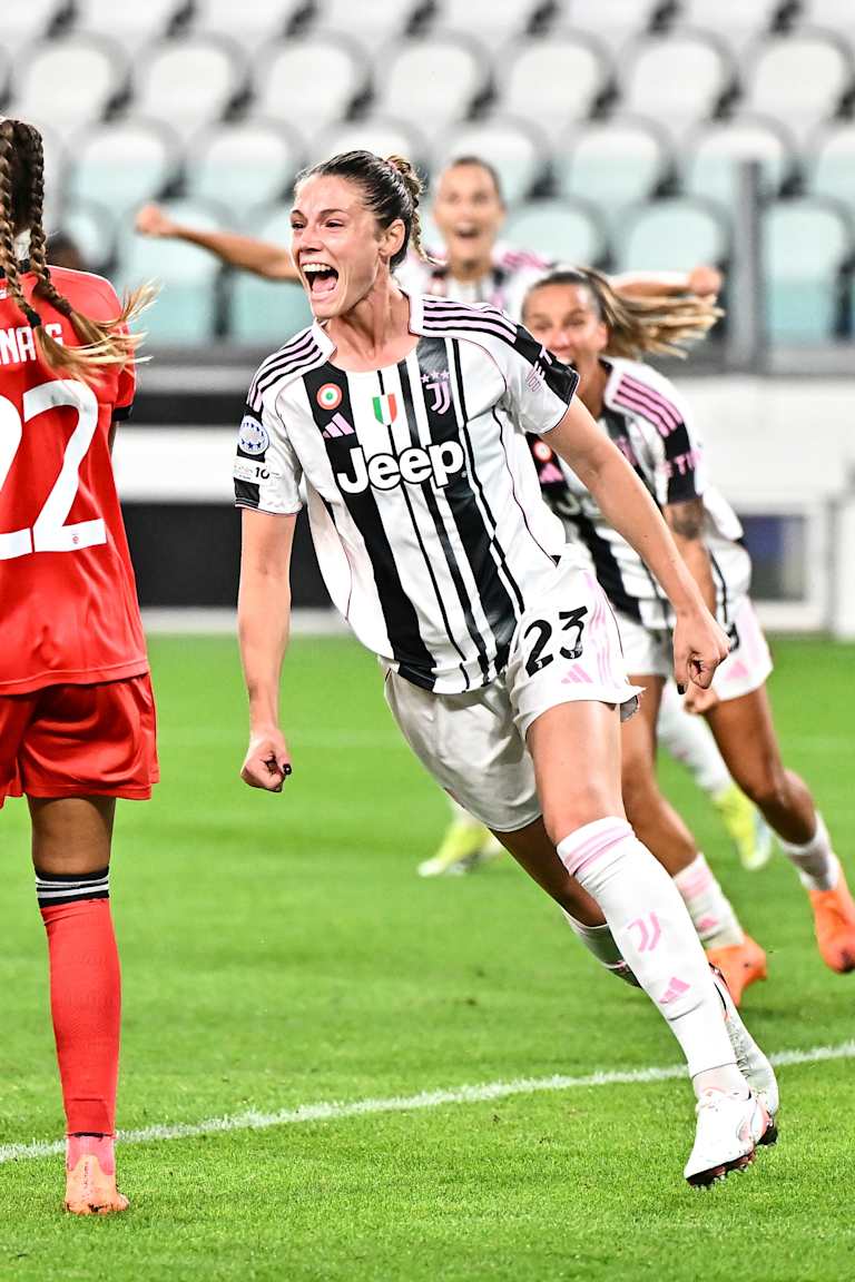 Salvai double secures late UWCL win over Benfica
