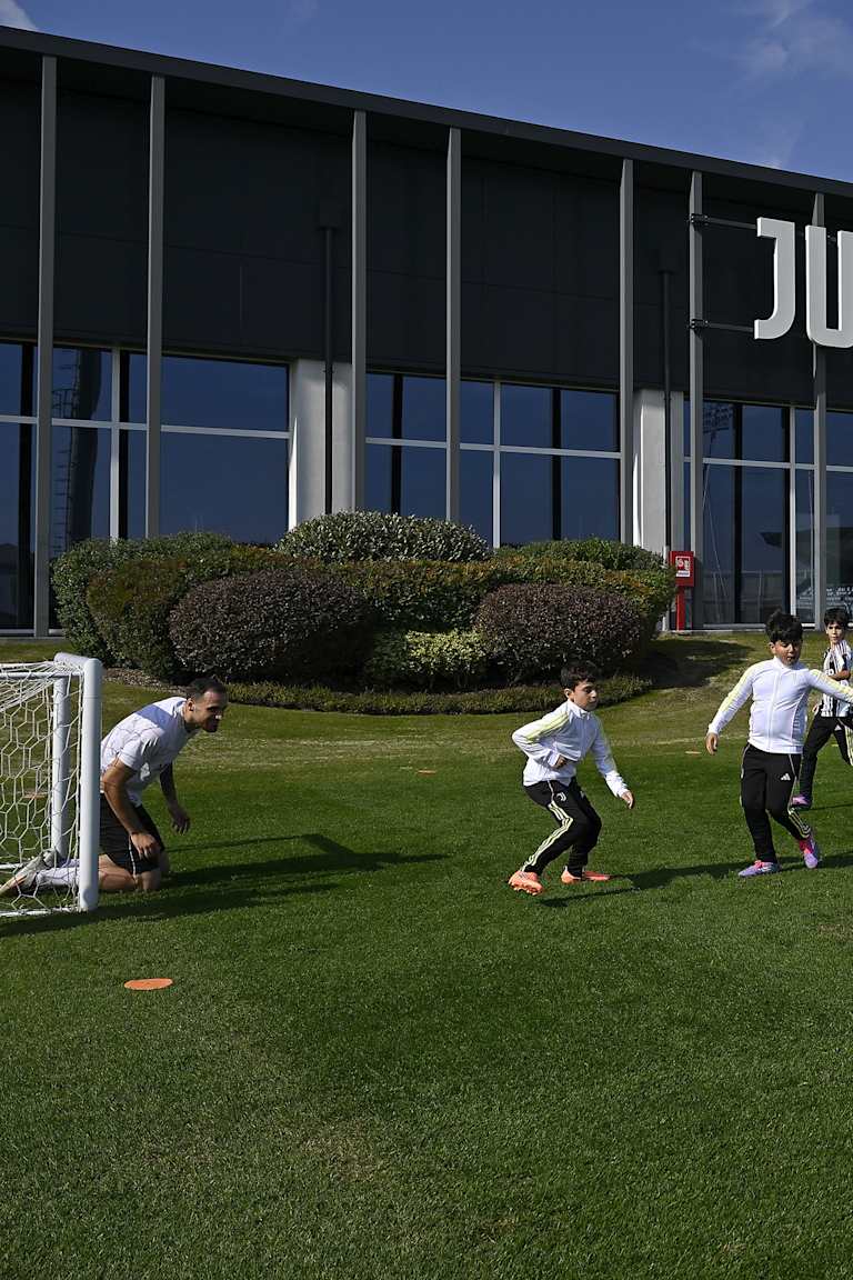 Training Center | On the pitch with our Junior Members