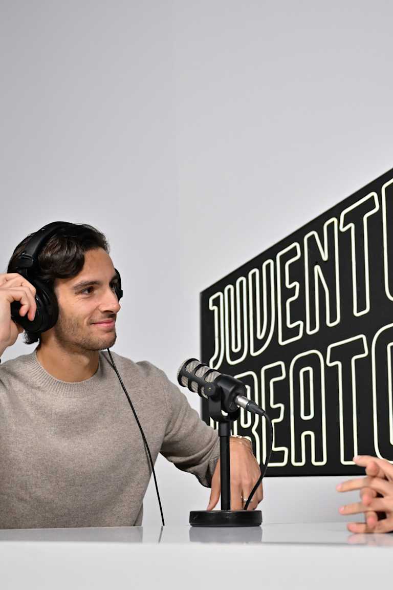 @ Small Talk S02 E03 | The tennis artist | Lorenzo Musetti