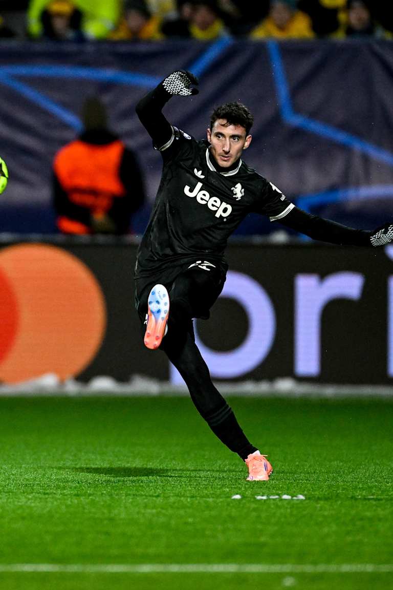 Andrea Cambiaso hits 100 Juventus appearances! 