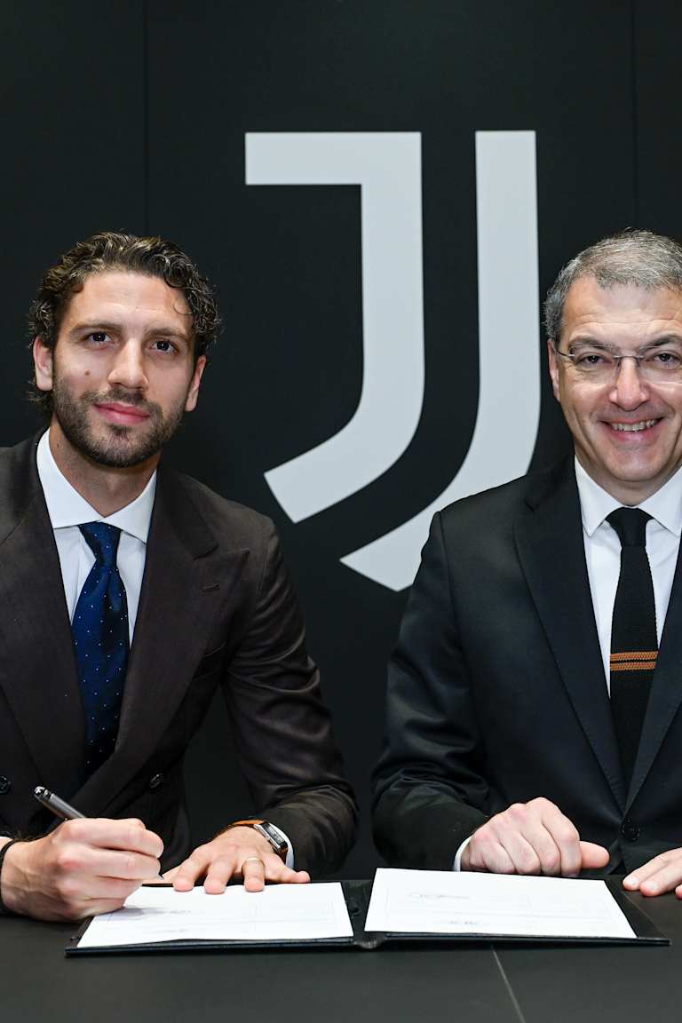 Manuel Locatelli extends his contract with Juventus until 2030