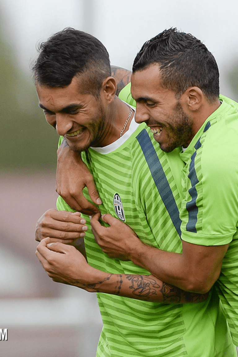 Tevez and Pereyra feature in Argentina victory