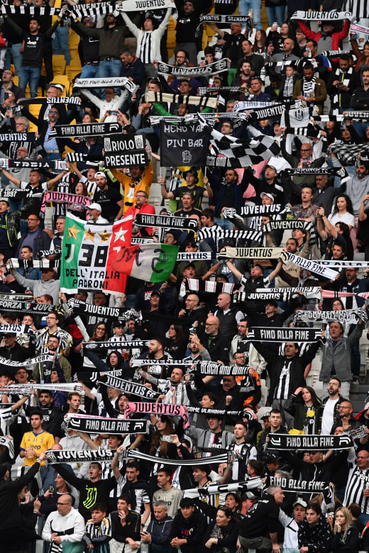 Tifosi all'Allianz Stadium