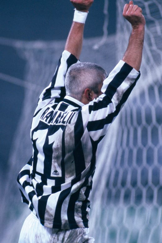 Fabrizio ravanelli juventus hi-res stock photography and images