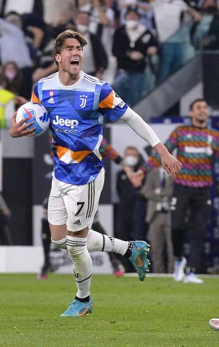 Vlahovic nel recupero, pari col Bologna 