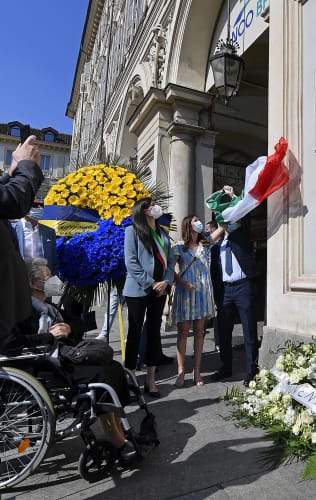 Una targa per ricordare Erika e Marisa
