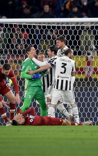 Dynamic Malen Double Lifts Roma Level With Juventus Photo Collection Dynamic Malen Double Lifts Roma Level With Juventus Photo Collection