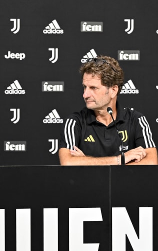 Women | Sara Gama e Mister Montemurro presentano Juventus - Ozkhetpes